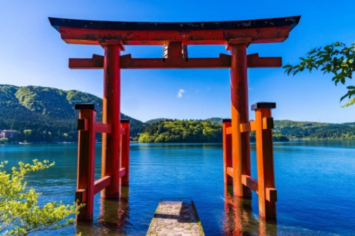 Hakone Lake Ashi and Hakone Shrine Peace Torii Gate View
